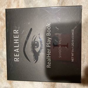 Brand new Realher eyeshadow palette